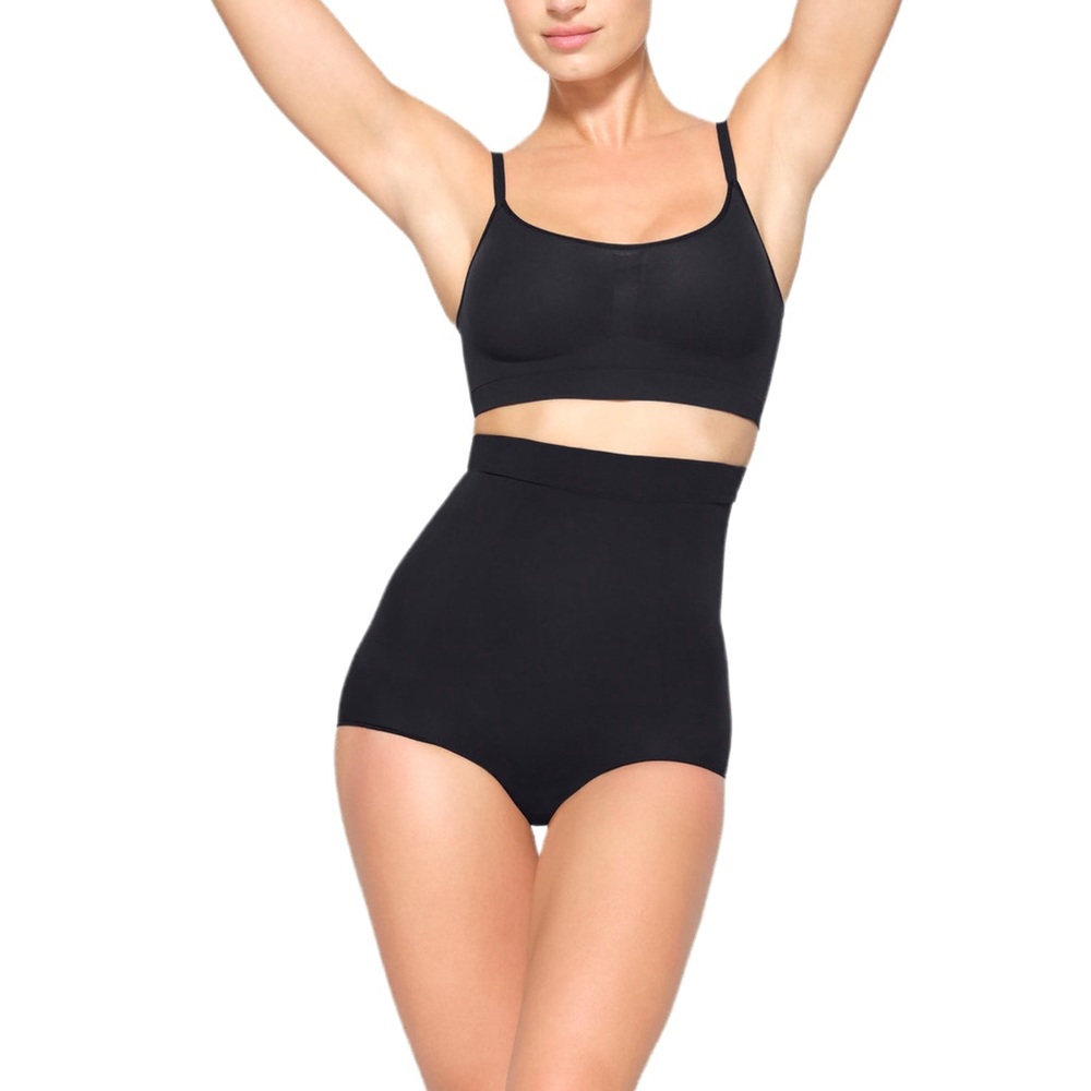 onyx SKIMS everyday sculpt high waisted brief | black - Picture 4 of 9